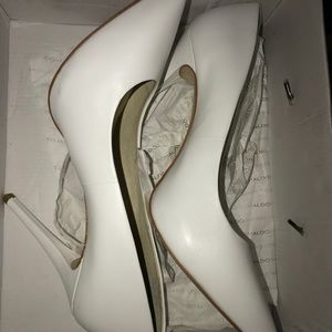 Michael Kors Gretrel Leather heels size 10 white